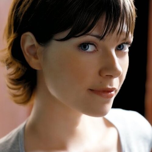 Nicole De Boer