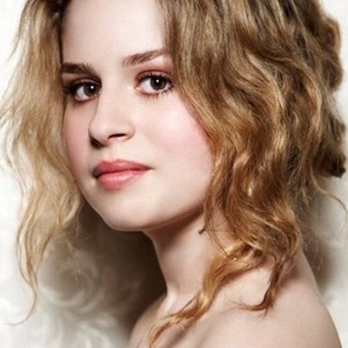 Allie Grant