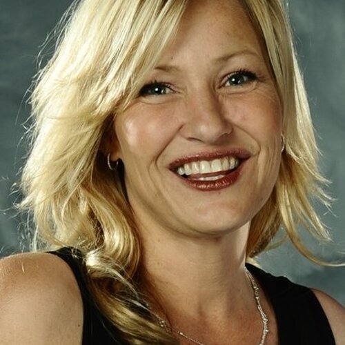 Joey Lauren Adams