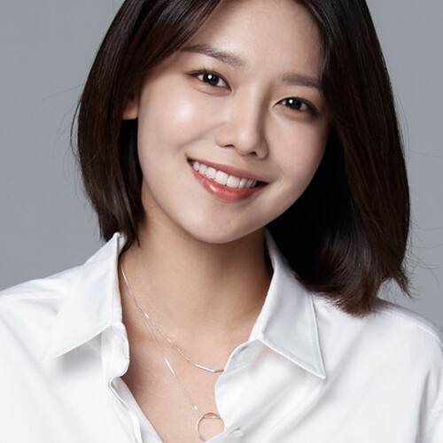 최수영