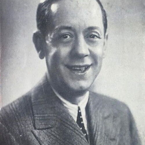 Valeriano León